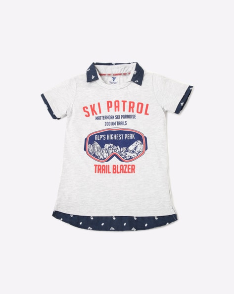 KB TEAM SPIRIT - Typographic Print Polo-Neck T-shirt with Cutaway Collar