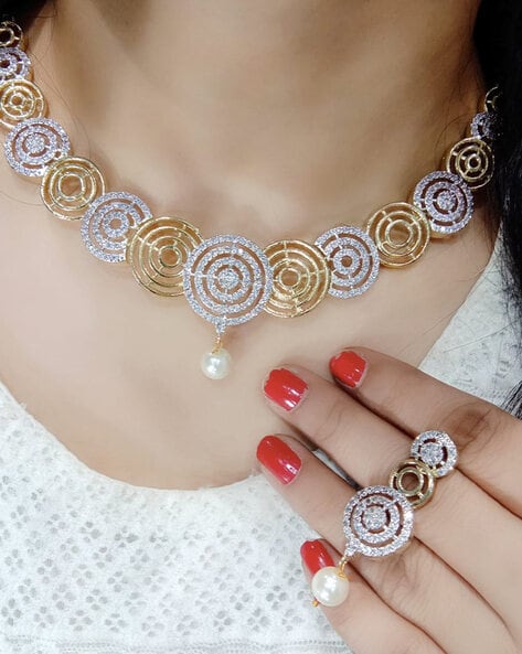 THE PARI - Stone-Studded Necklace & Earrings Set