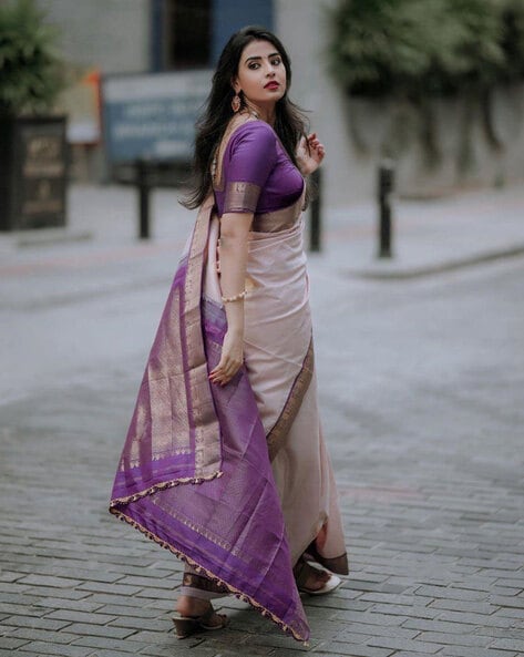 WILORI - Kanjeevaram Woven Saree with Floral Border