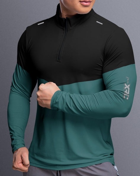#NOBLE MONK - Men Colourblock Regular Fit High-Neck T-Shirt