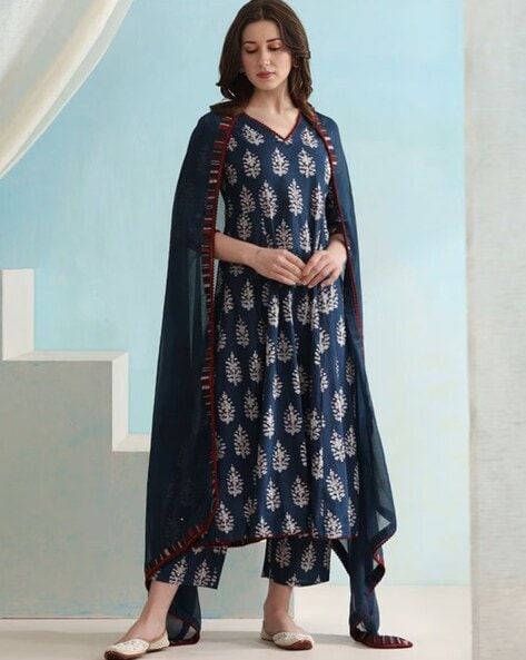 #KIANAHOUSEOFFASHION - Women Floral Flared Kurta Set