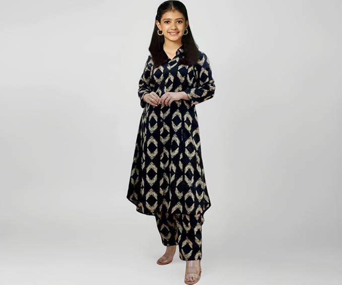 Girls Cotton Blend Straight Printed Kurta with Pant