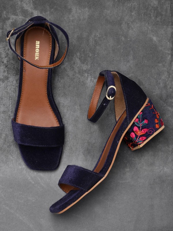 Upto 60%  off+Extra 5%  Cara Mia, Miss CL & more