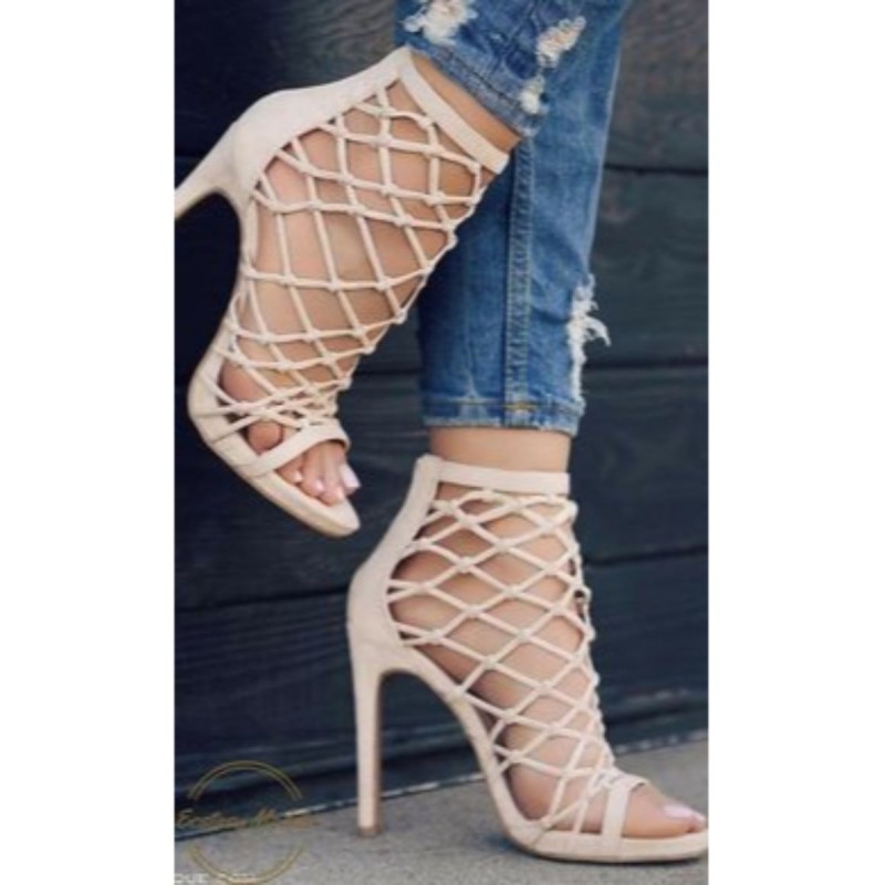 Upto 70%  Off+Extra 5%  Allen Solly, Puma & more