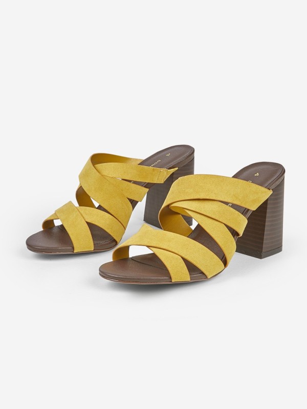 Upto 70%  Off+Extra 5%  Bata, Mochi & more