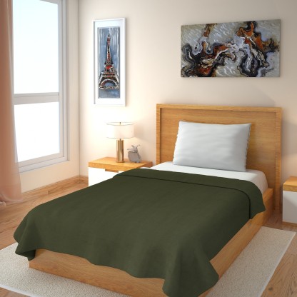 IWS Solid Single Fleece Blanket  (Polyester, Green)