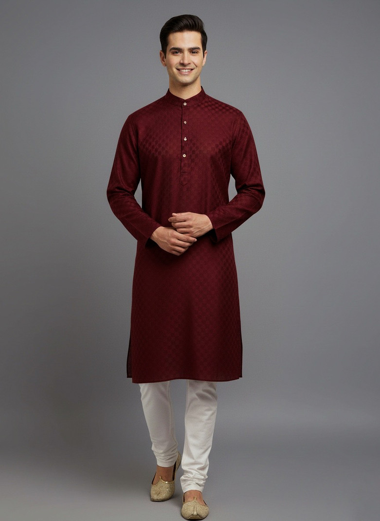 Men Solid Cotton Blend Straight Kurta (Maroon)