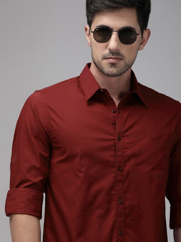 Men Slim Fit Solid Spread Collar Casual Shirt