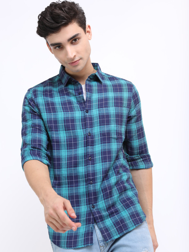 Men Slim Fit Checkered Cut Away Collar Casual Shirt