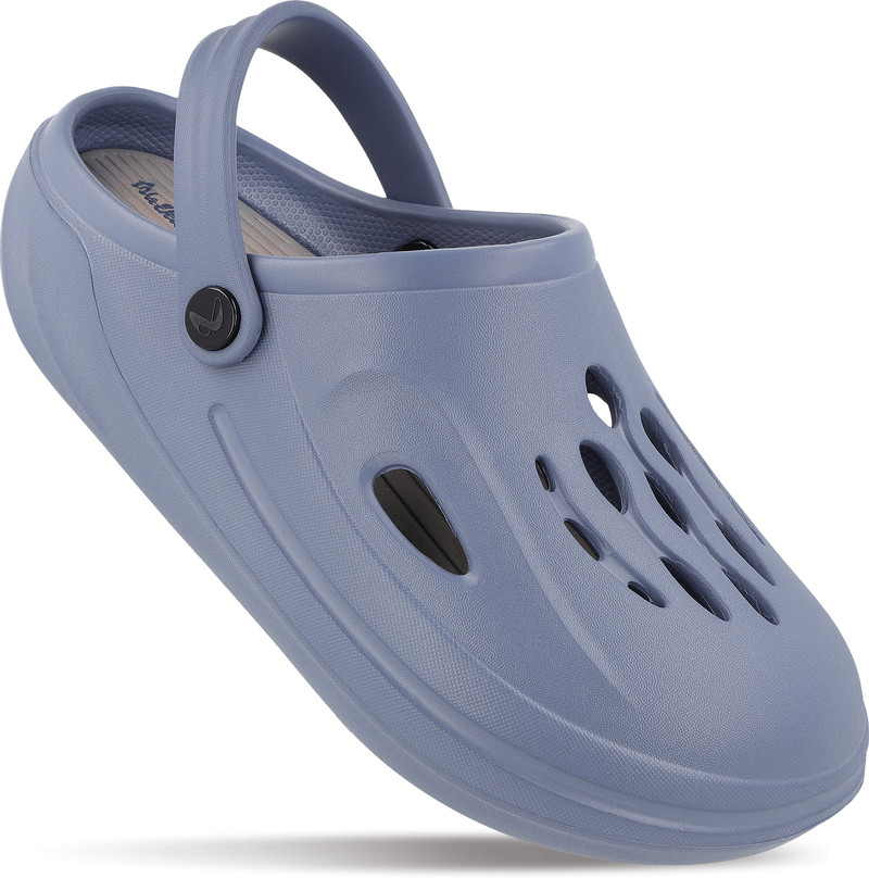 WALKAROO Men Clogs Sandal