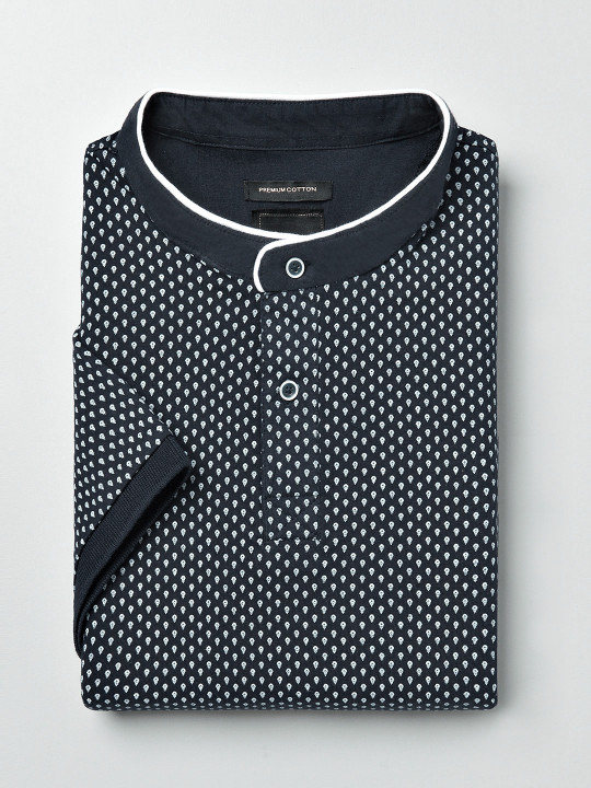 INVICTUS - Men Navy & White Printed Mandarin Collar T-Shirt