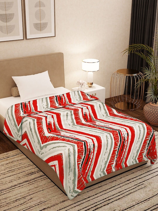 Story@home - Red & White Geometric AC Room 300 GSM Single Bed Blanket