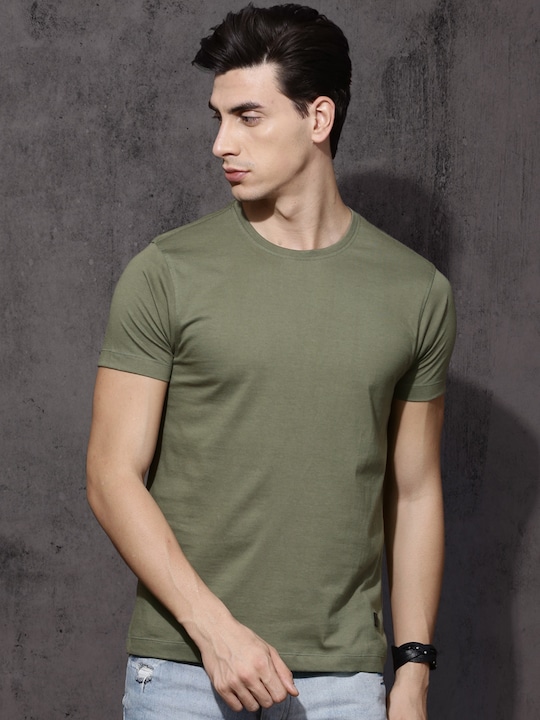 Roadster - Men Green Solid Round Neck T-shirt