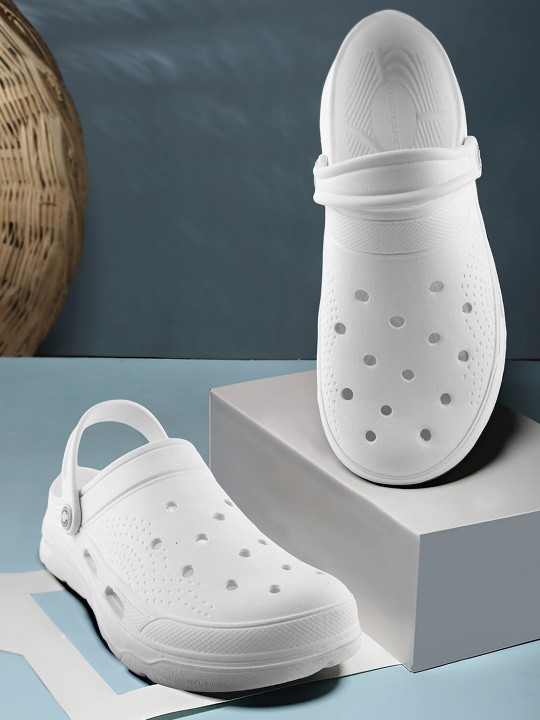 Red Tape - Men Self Design Clogs