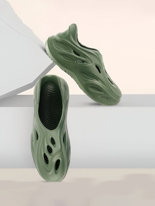 Red Tape - Men Rubber Clogs