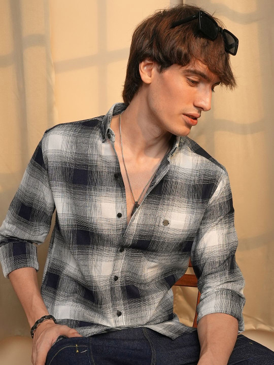 Campus Sutra - Men Comfort Checked Opaque Casual Shirt