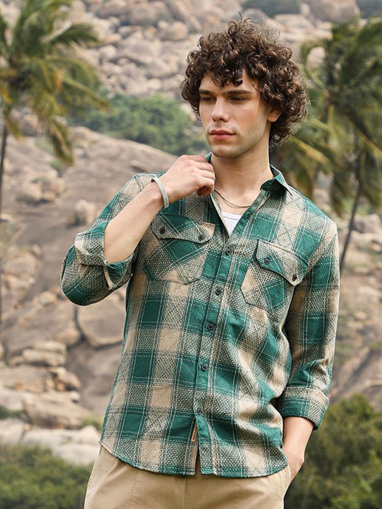 Campus Sutra - Men Comfort Opaque Checked Casual Shirt