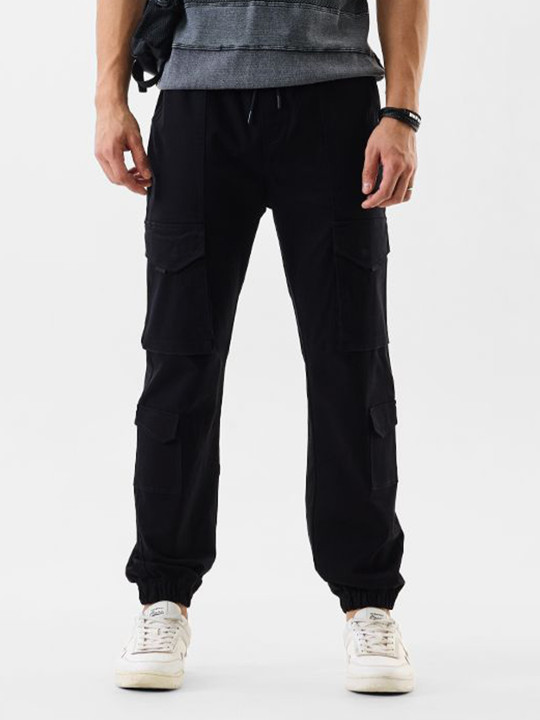 Snitch - Men Black Mid-Rise Regular Fit Cargo Pants