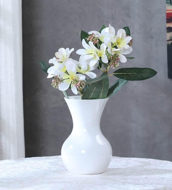 White Acrylic Sweetheart Table Vase
