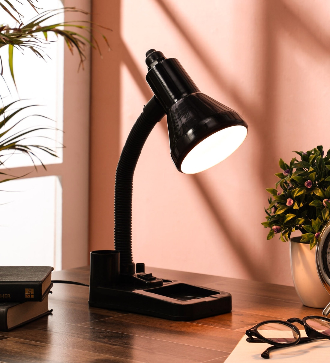 Dynamic Black Adjustable Study Lamp With Aluminium Base, By DecorativeRay