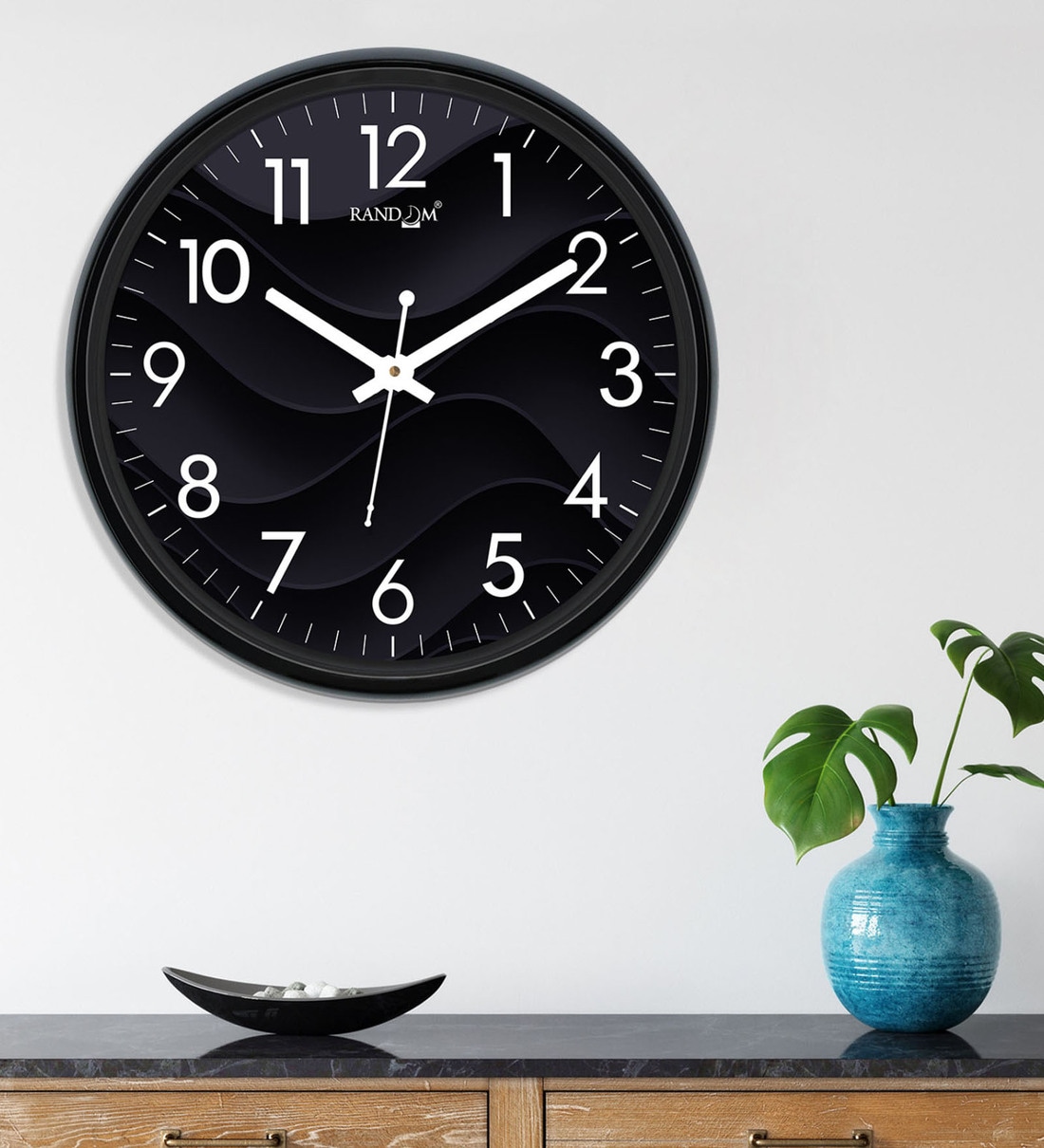 Black Plastic Quartz Movement Modern Wall Clock, By Random