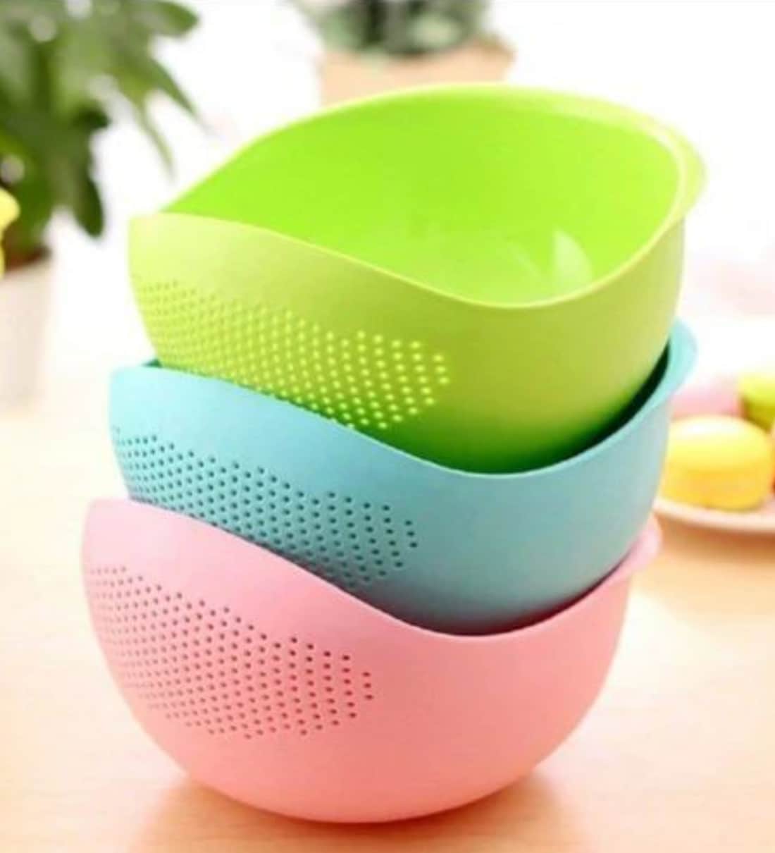 Assorted Ergo Grip Vegetable Colander / StrainerShare By The Quirk Box