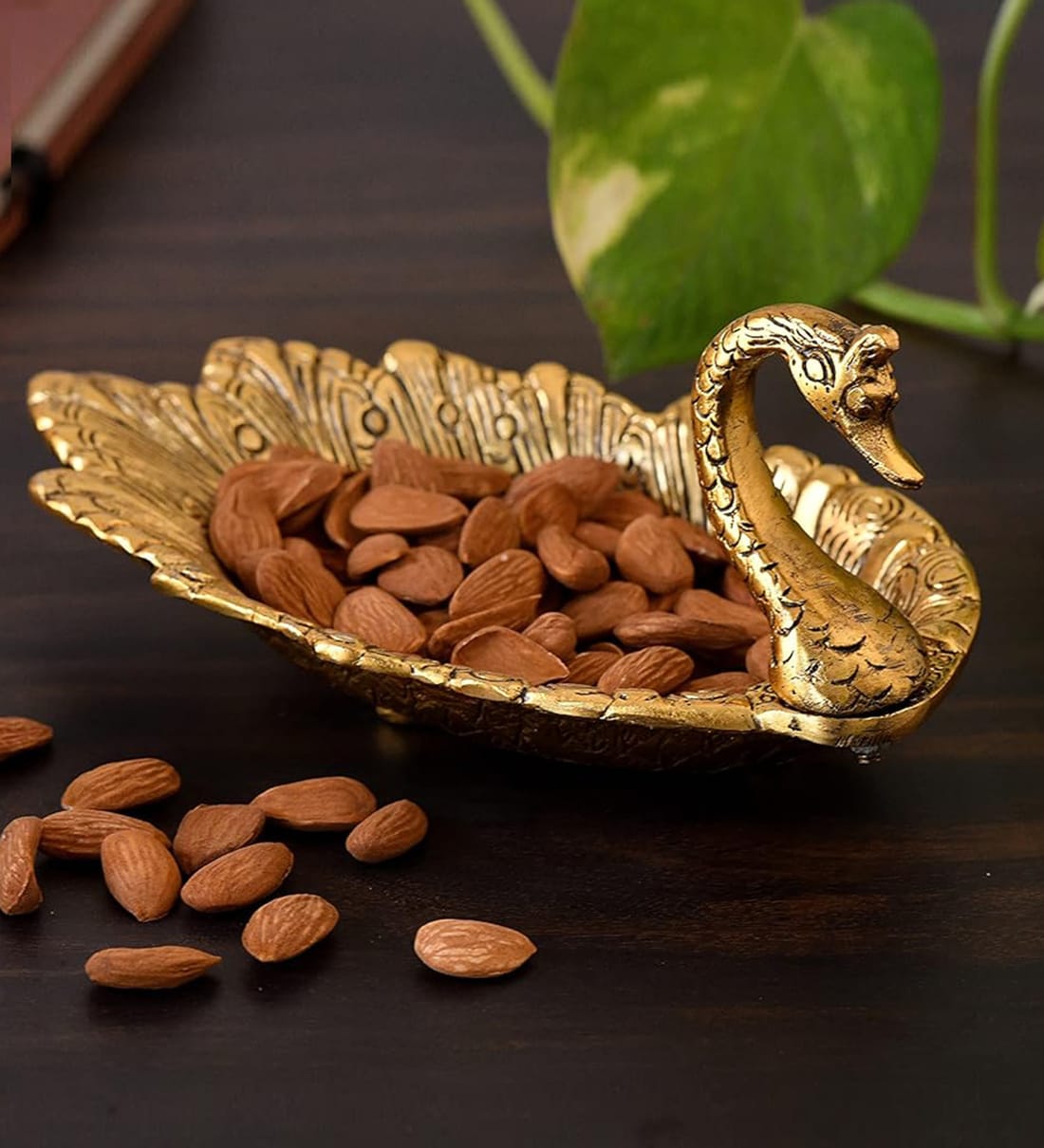 Swan Handcrafted Trinket Dish (Gold)Share By Fashion Bizz