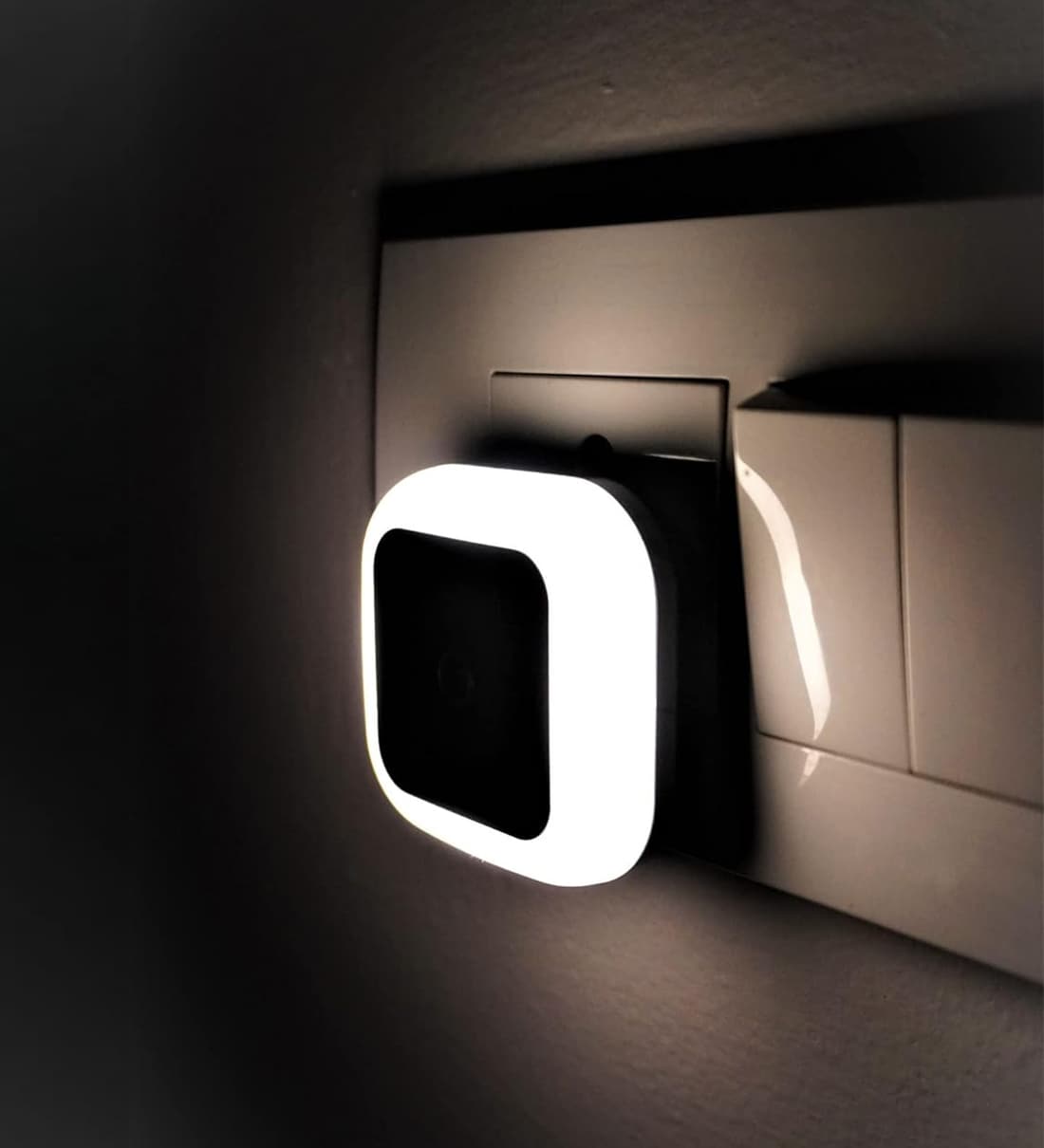 Sensor Smart Plugin Night LED LampShare By Wens