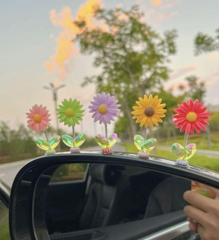 Car Dashboard Decor Flower (5Pcs)Share By Regalo