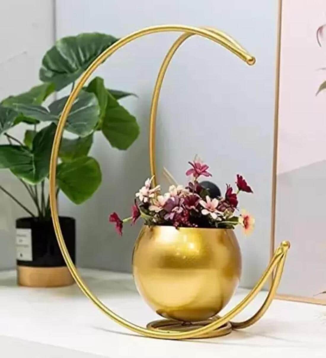 Half Moon Design Metal Desk Pot (Gold)Share By Fashion Bizz
