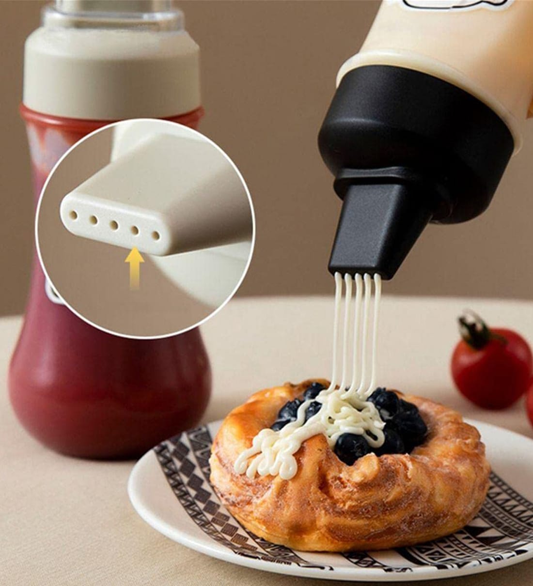 Portable Sauce Bottle with Lid Five HolesShare By Wens