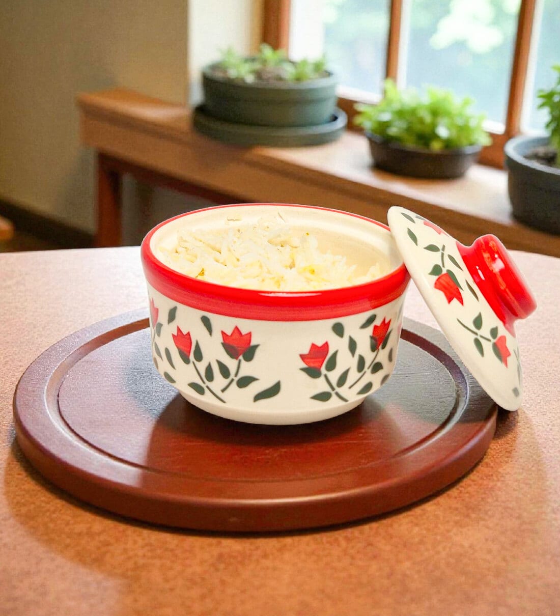 300ml Red Drape Ceramic Bowl with LidShare By VoiDrop